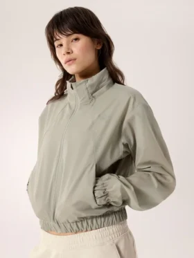 Veste courte à capuche escamotable Naya pour femme