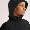 Veste courte à capuche escamotable Naya pour femme