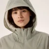 Veste courte à capuche escamotable Naya pour femme